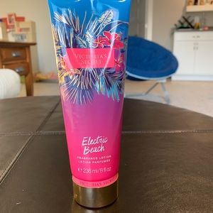Electric Beach VS body lotion
